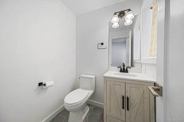 $3,300 | 46 Maxwell Avenue, Oyster Bay, NY 11771