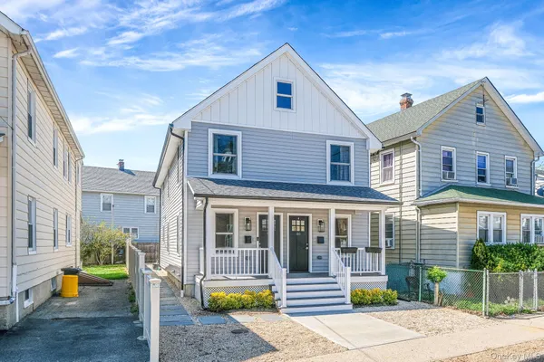 $3,300 | 46 Maxwell Avenue, Oyster Bay, NY 11771