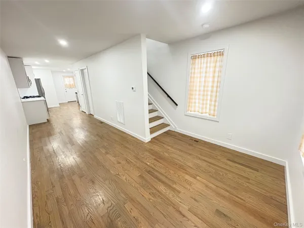 $3,300 | 46 Maxwell Avenue, Oyster Bay, NY 11771