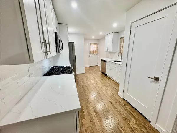 $3,300 | 46 Maxwell Avenue, Oyster Bay, NY 11771