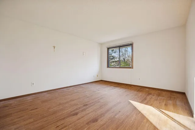 $220,000 | 7573 Wedgewood Way North, Maple Grove, MN 55311