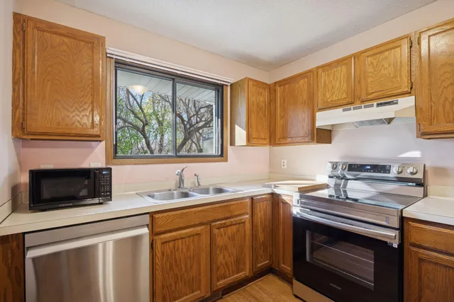 $220,000 | 7573 Wedgewood Way North, Maple Grove, MN 55311