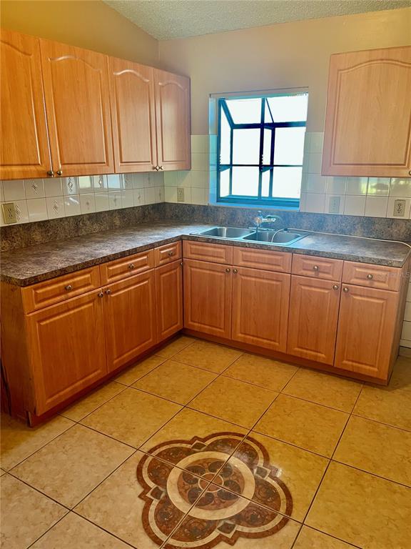 2386 Ruth Lane Kissimmee, FL 34744 - Photo 6 of 16 Gallery Image 6