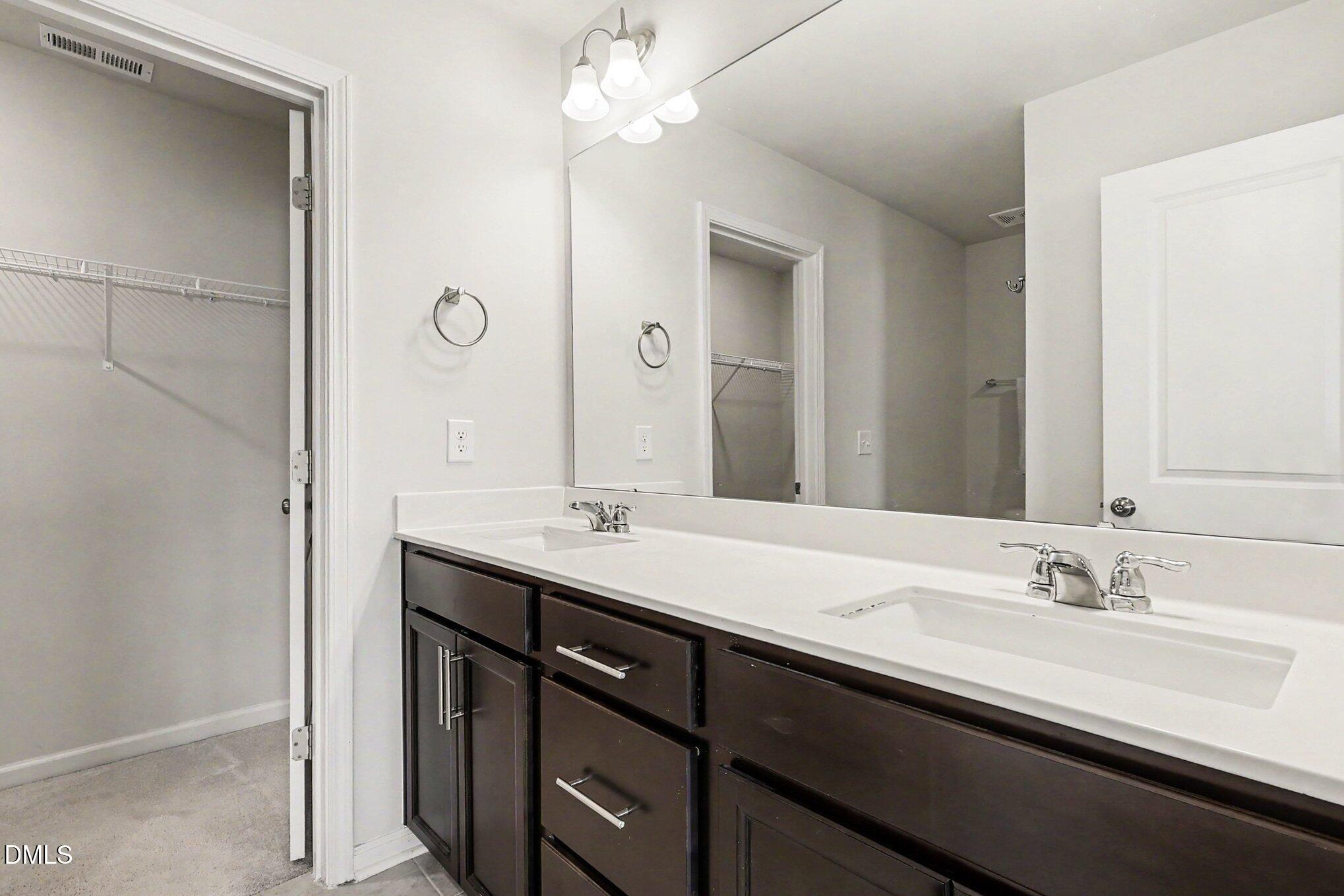 2541 Kasota Lane Raleigh, NC 27610 - Photo 17 of 25 015_file_3720