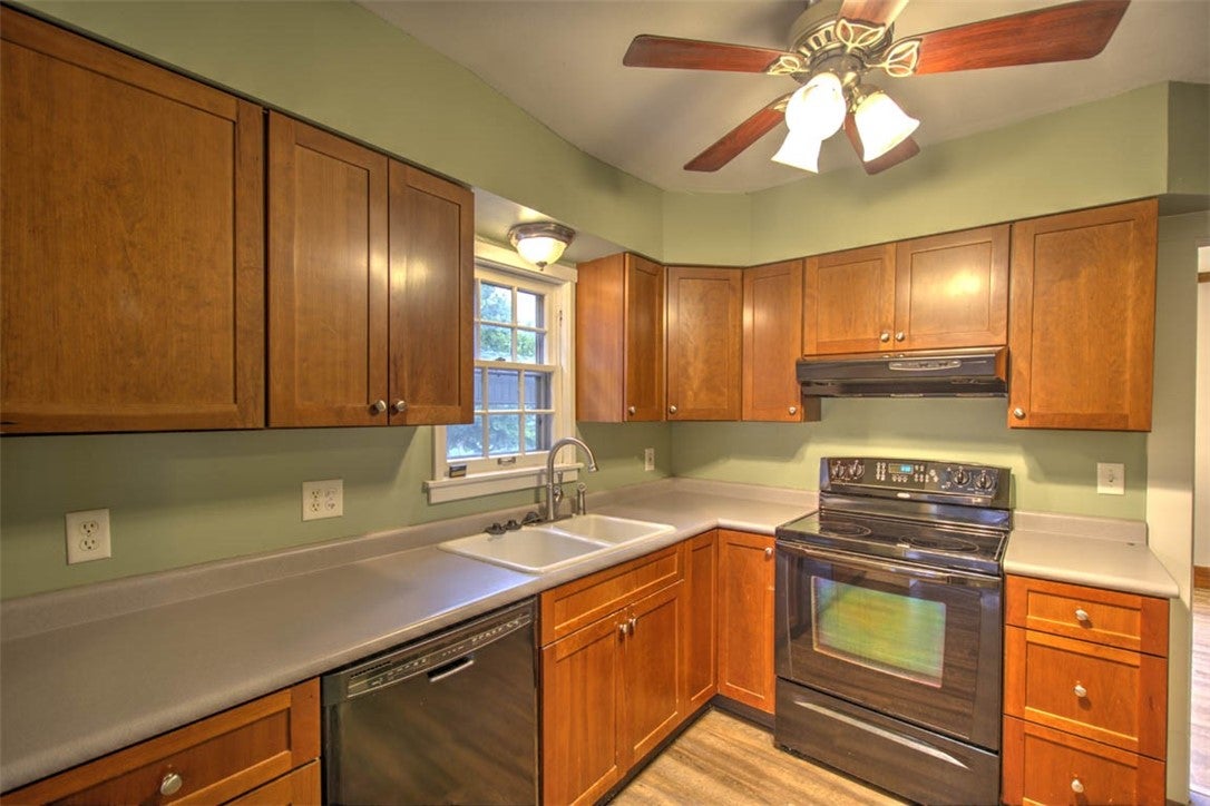 1945 West Wood Street Decatur, IL 62522 - Photo 10 of 22 Gallery Image 10