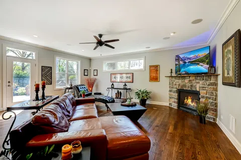 $1,299,000 | 5607 Hillcrest Road, Downers Grove, IL 60516