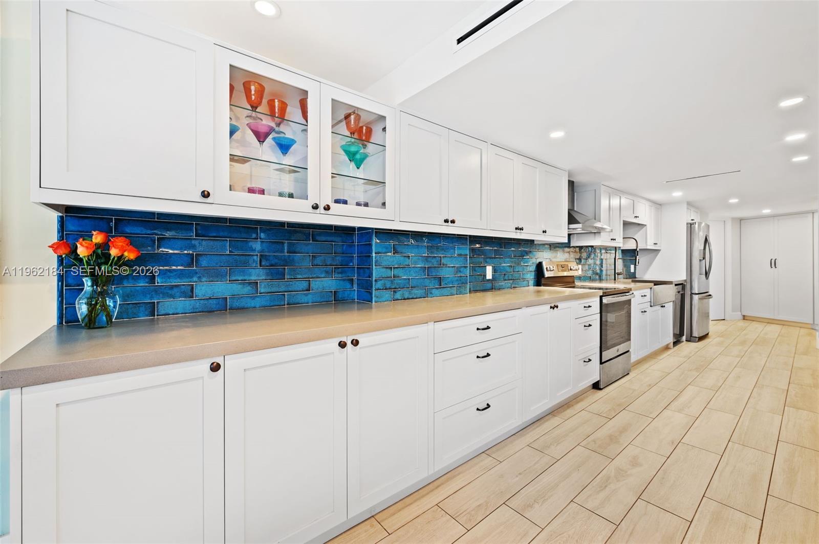 600 Grapetree Drive, Unit 3DS Key Biscayne, FL 33149 - Photo 11 of 30 Modern Design with so much Counter Space