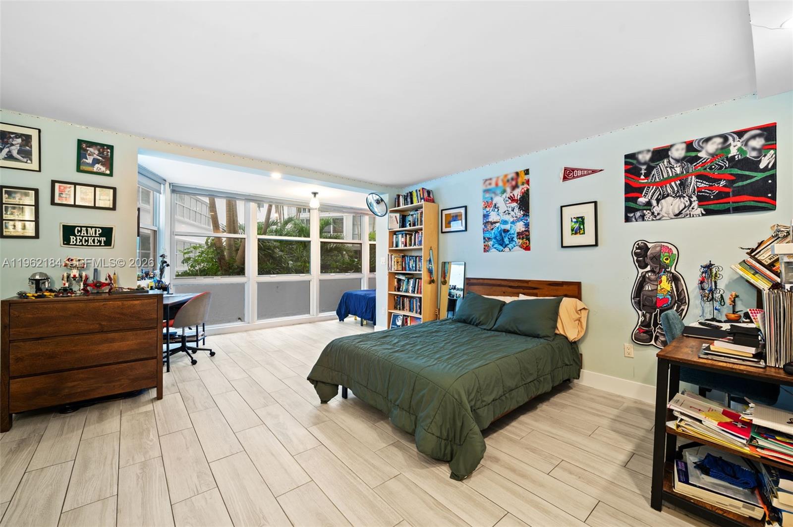 600 Grapetree Drive, Unit 3DS Key Biscayne, FL 33149 - Photo 16 of 30 2nd Bedroom with View of Courtyard Atrium