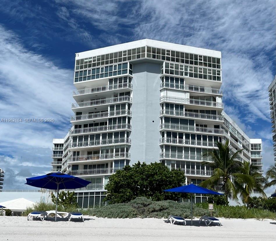 600 Grapetree Drive, Unit 3DS Key Biscayne, FL 33149 - Photo 29 of 30 Mar Azul from the Beach