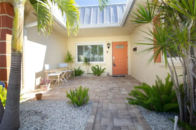 $299,000 | 6575 Green Valley Drive, Seminole, FL 33777