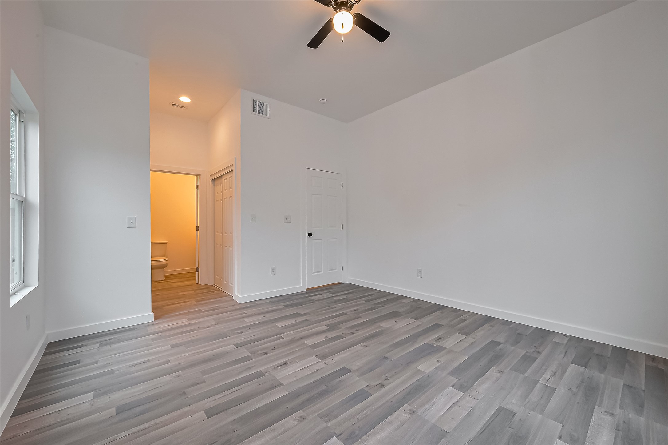 9005 Hilda Street Houston, TX 77033 - Photo 13 of 17