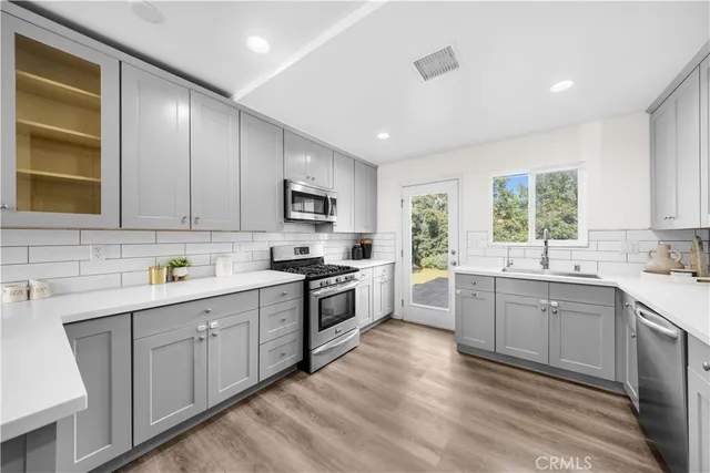 $1,390,000 | 5429 West 76th Street, Los Angeles, CA 90045