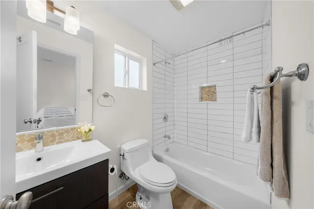 $1,390,000 | 5429 West 76th Street, Los Angeles, CA 90045