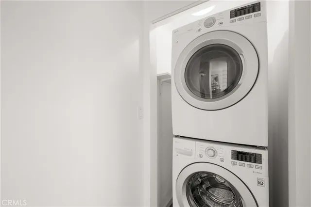 $1,390,000 | 5429 West 76th Street, Los Angeles, CA 90045