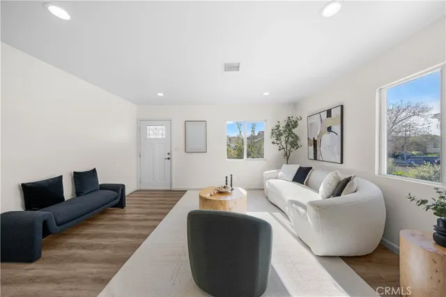 $1,390,000 | 5429 West 76th Street, Los Angeles, CA 90045