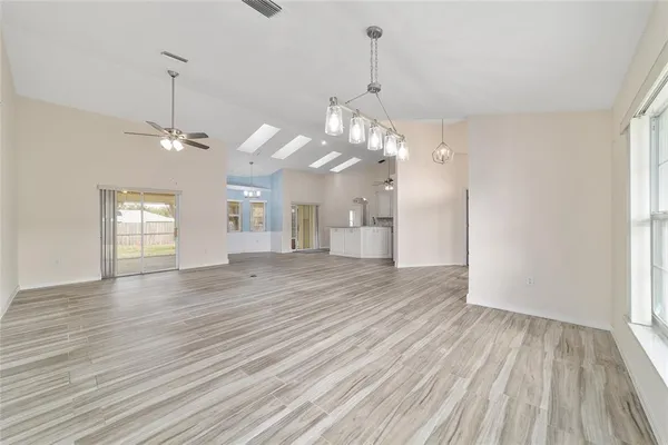 $1,900 | 14 Southeast 62nd Terrace, Ocala, FL 34472