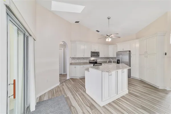 $1,900 | 14 Southeast 62nd Terrace, Ocala, FL 34472