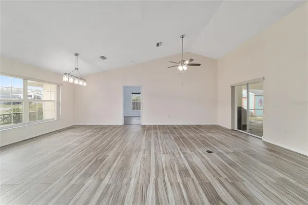 $1,900 | 14 Southeast 62nd Terrace, Ocala, FL 34472