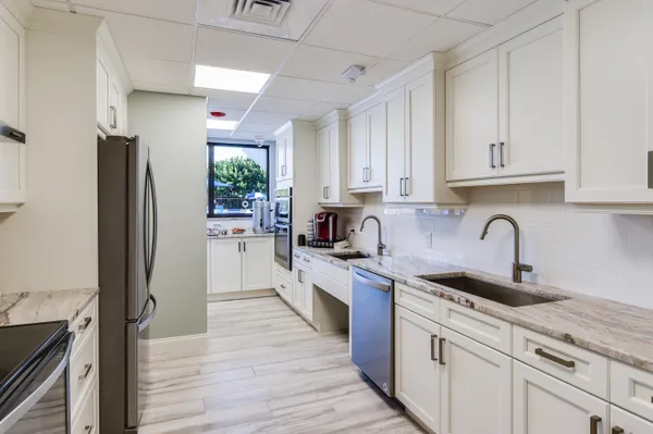 $5,500 | 145 South Ocean Avenue, Unit 808, Palm Beach Shores, FL 33404