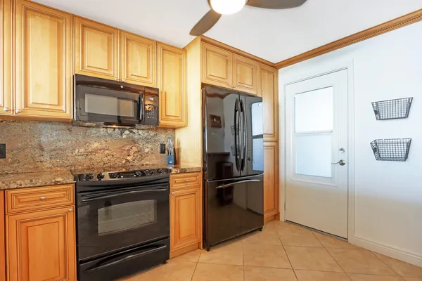 $5,500 | 145 South Ocean Avenue, Unit 808, Palm Beach Shores, FL 33404