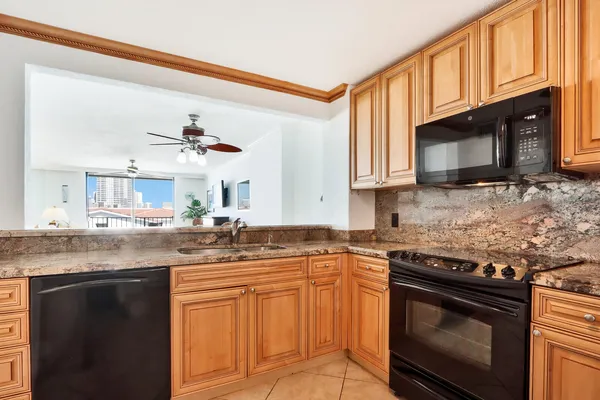 $5,500 | 145 South Ocean Avenue, Unit 808, Palm Beach Shores, FL 33404