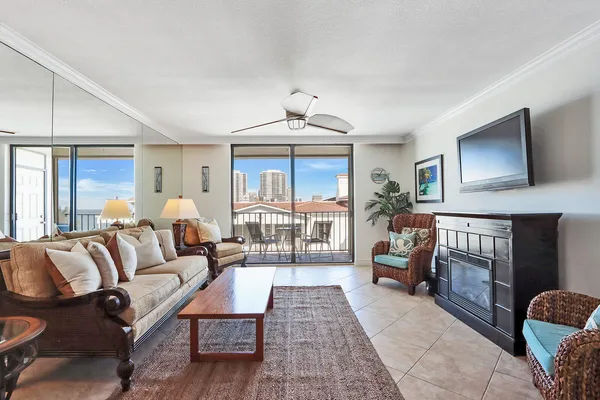 $5,500 | 145 South Ocean Avenue, Unit 808, Palm Beach Shores, FL 33404