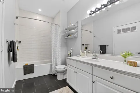 $330,000 | 8045 Newell Street, Unit 504, Silver Spring, MD 20910