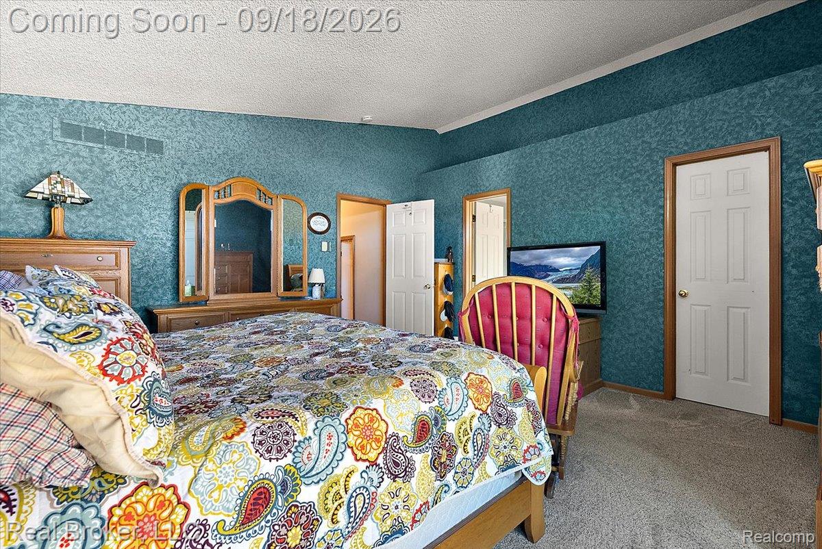 44744 Danbury Road Canton, MI 48188 - Photo 23 of 62 39-44744 Danbury-39.jpg