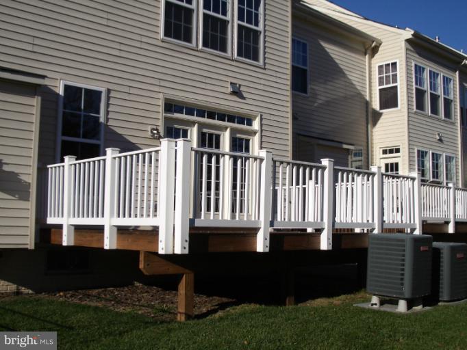 9199 Ribbon Falls Loop Bristow, VA 20136 - Photo 21 of 22 Exterior (Rear)