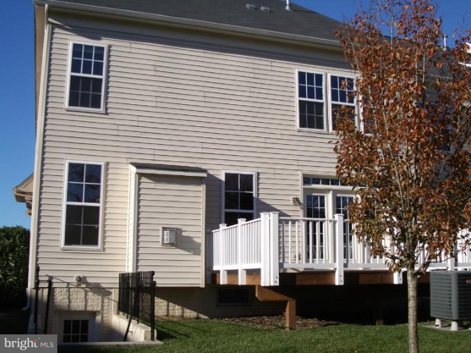 9199 Ribbon Falls Loop Bristow, VA 20136 - Photo 5 of 22 Exterior (Rear)