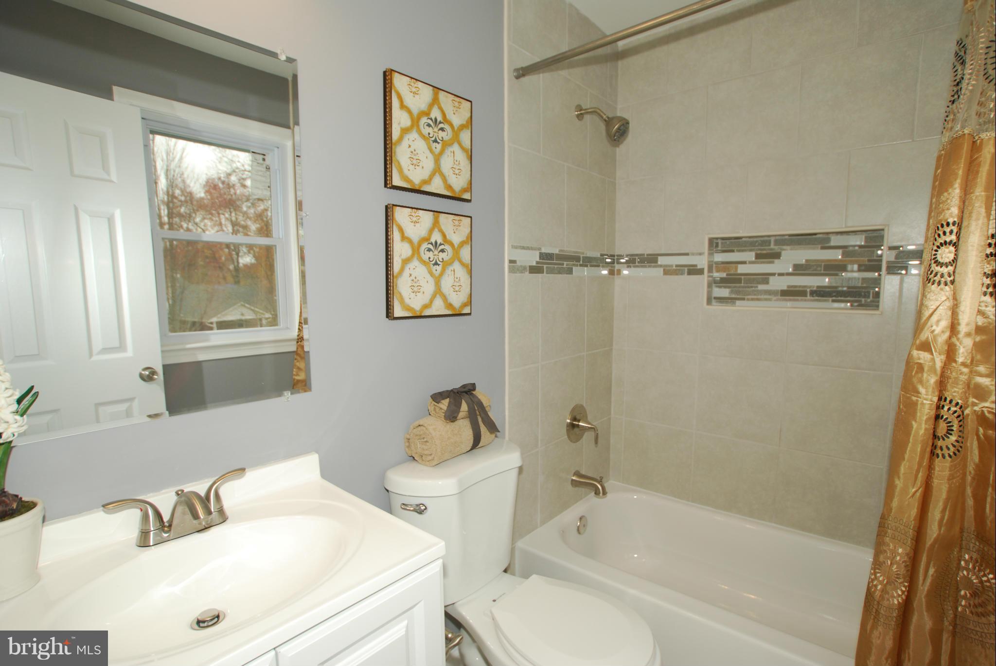 7208 Riverdale Road Lanham, MD 20706 - Photo 18 of 28 Bath (Master)