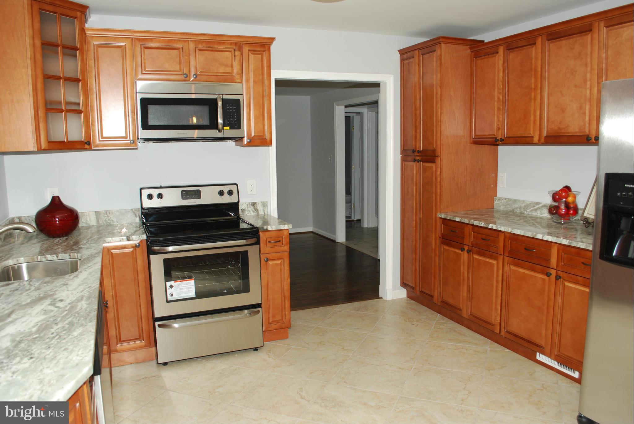 7208 Riverdale Road Lanham, MD 20706 - Photo 4 of 28 Kitchen