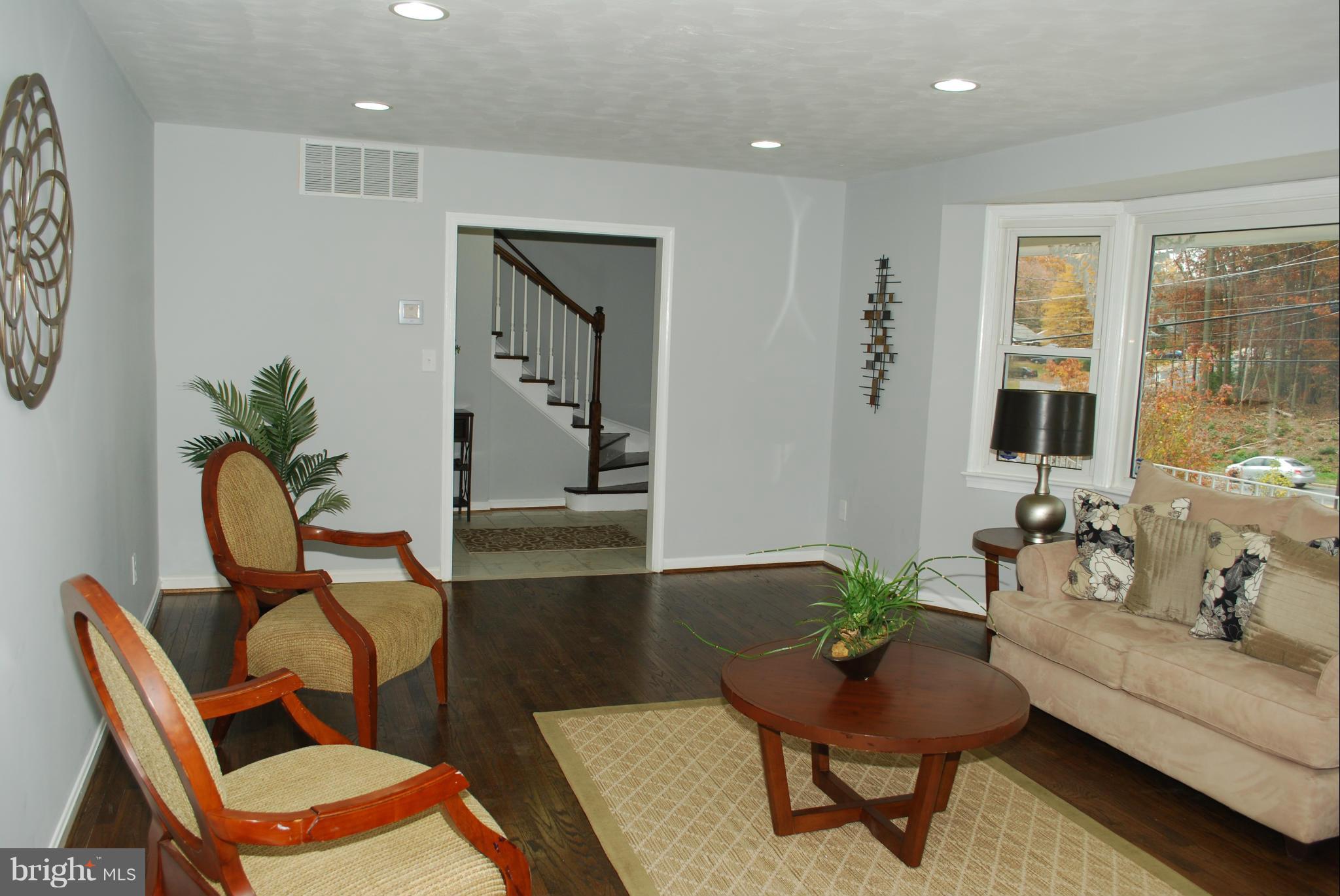 7208 Riverdale Road Lanham, MD 20706 - Photo 8 of 28 Living Room