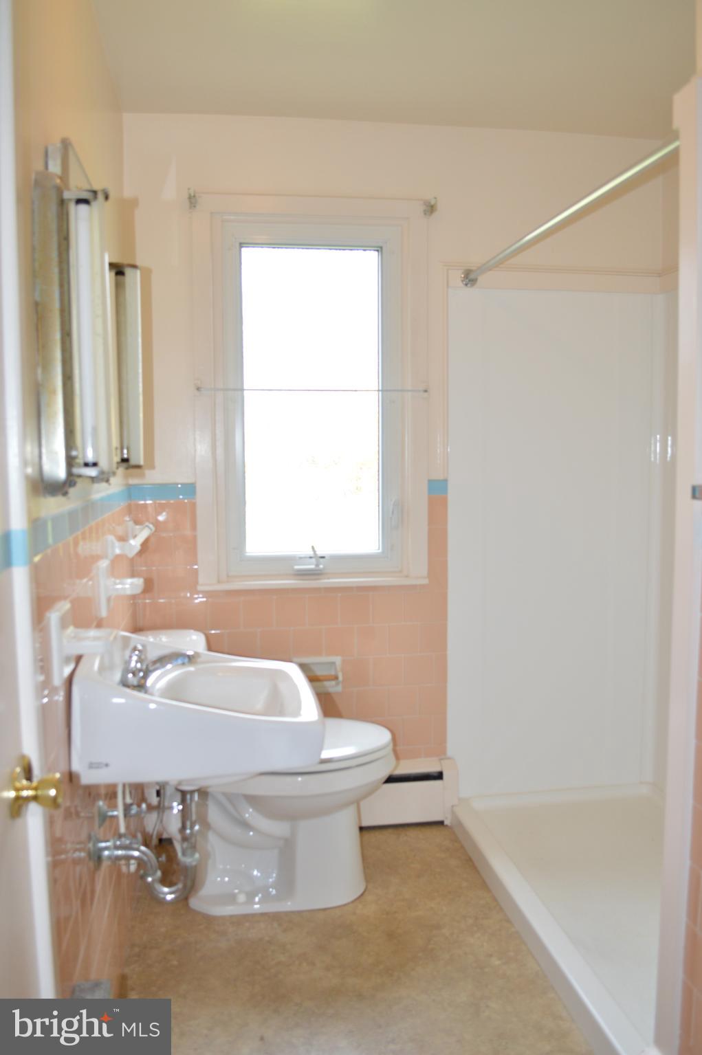 452 Uniontown Road Westminster, MD 21158 - Photo 13 of 28 Hall Bathroom