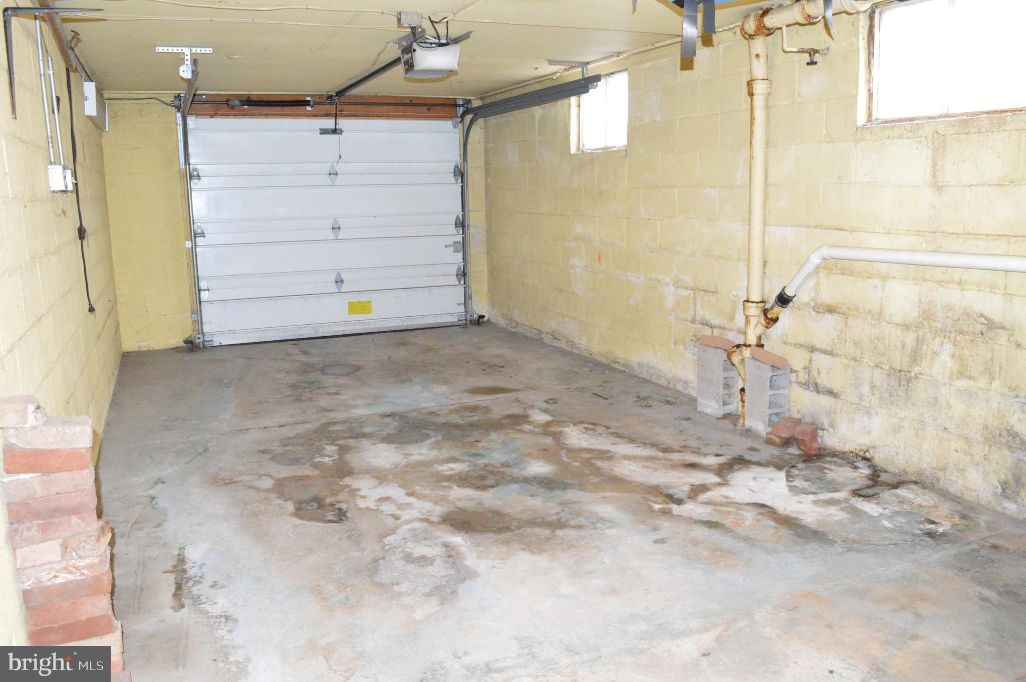 452 Uniontown Road Westminster, MD 21158 - Photo 21 of 28 1 car integral garage