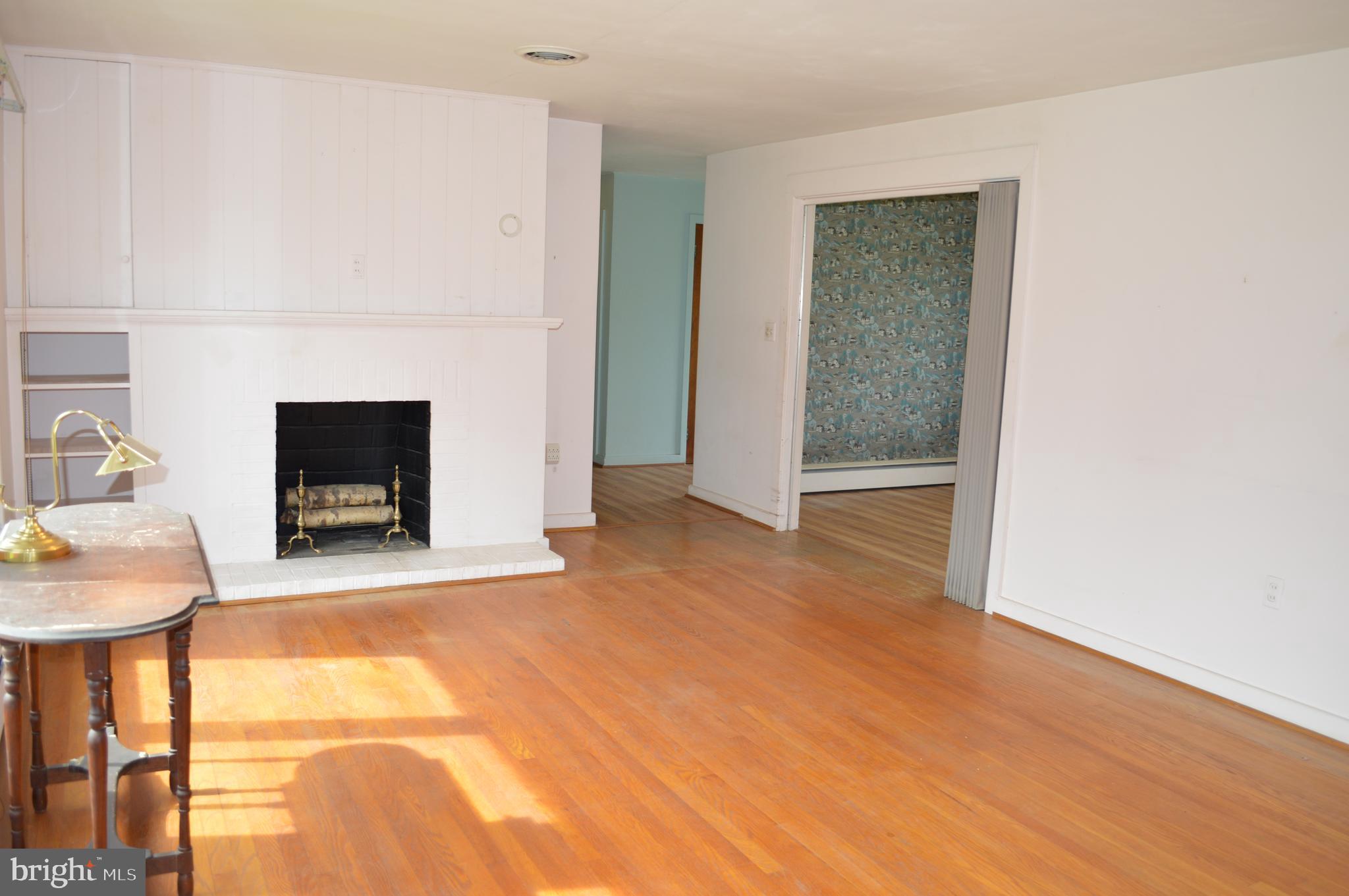 452 Uniontown Road Westminster, MD 21158 - Photo 5 of 28 Living Room View 2