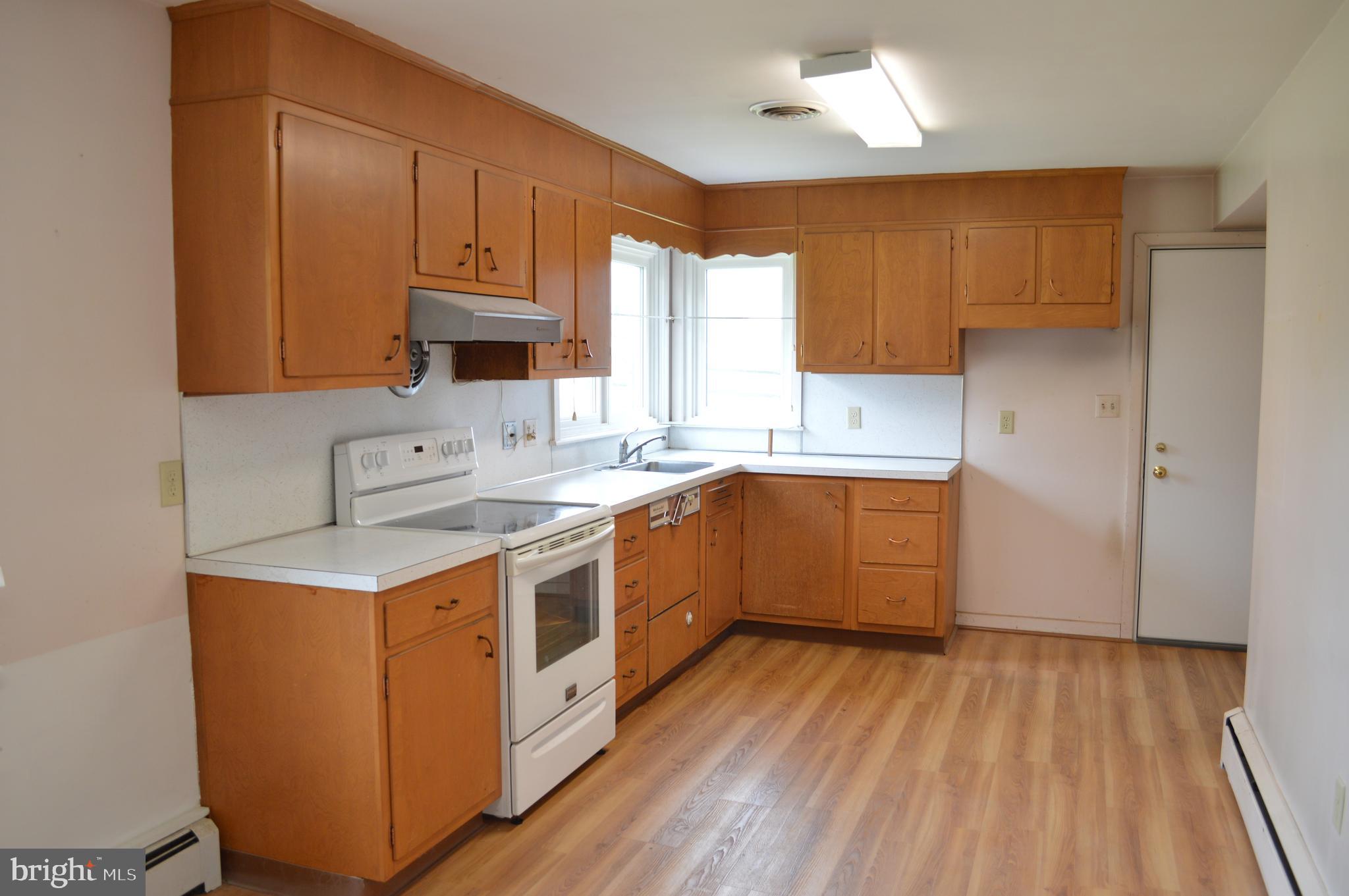 452 Uniontown Road Westminster, MD 21158 - Photo 7 of 28 Kitchen
