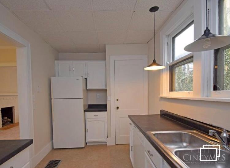 705 Riddle Road Cincinnati, OH 45220 - Photo 8 of 13
