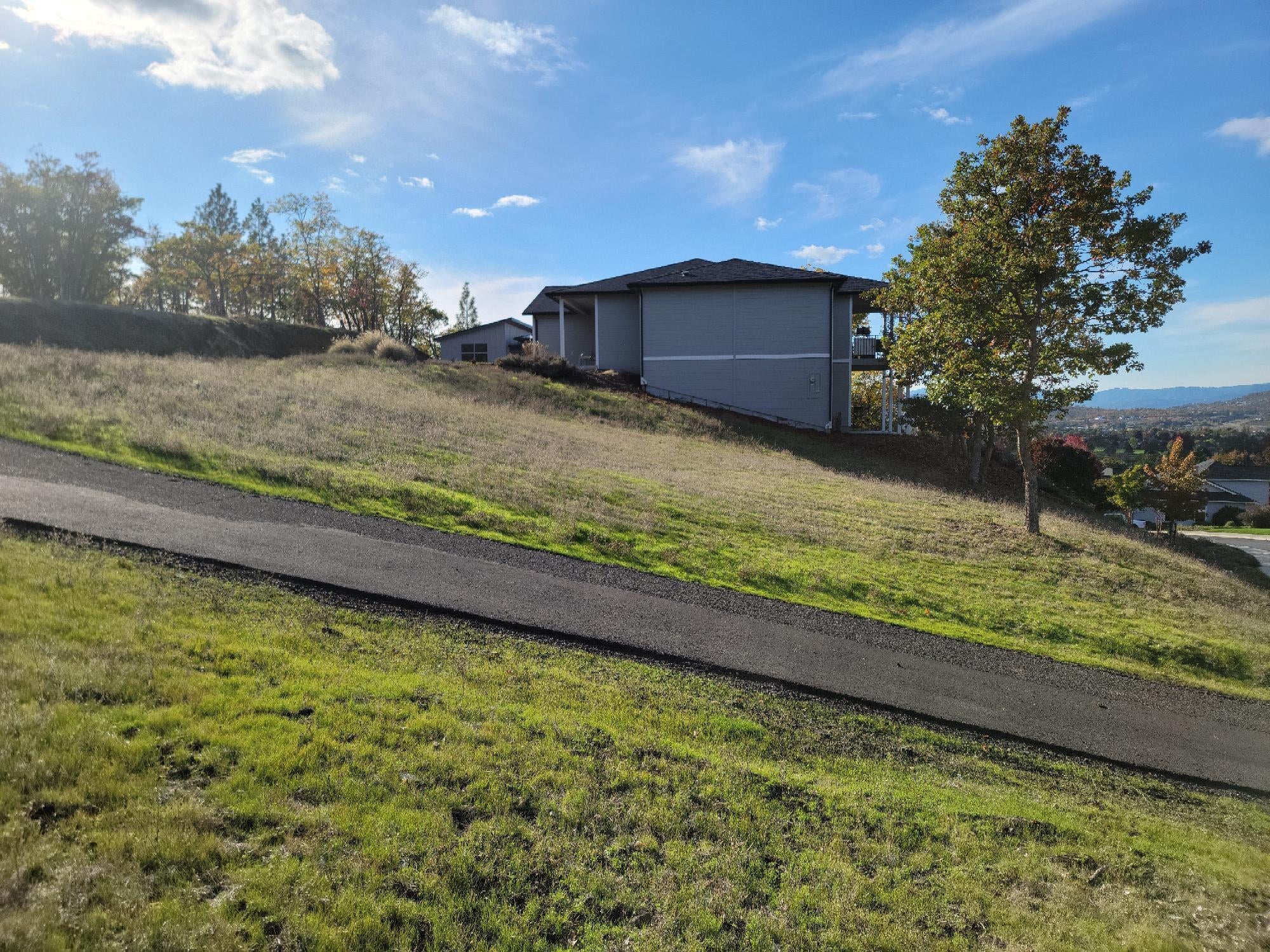 1324 Poppy Ridge Drive Eagle Point, OR 97524 - Photo 6 of 14 1324 Poppy Ridge Dr