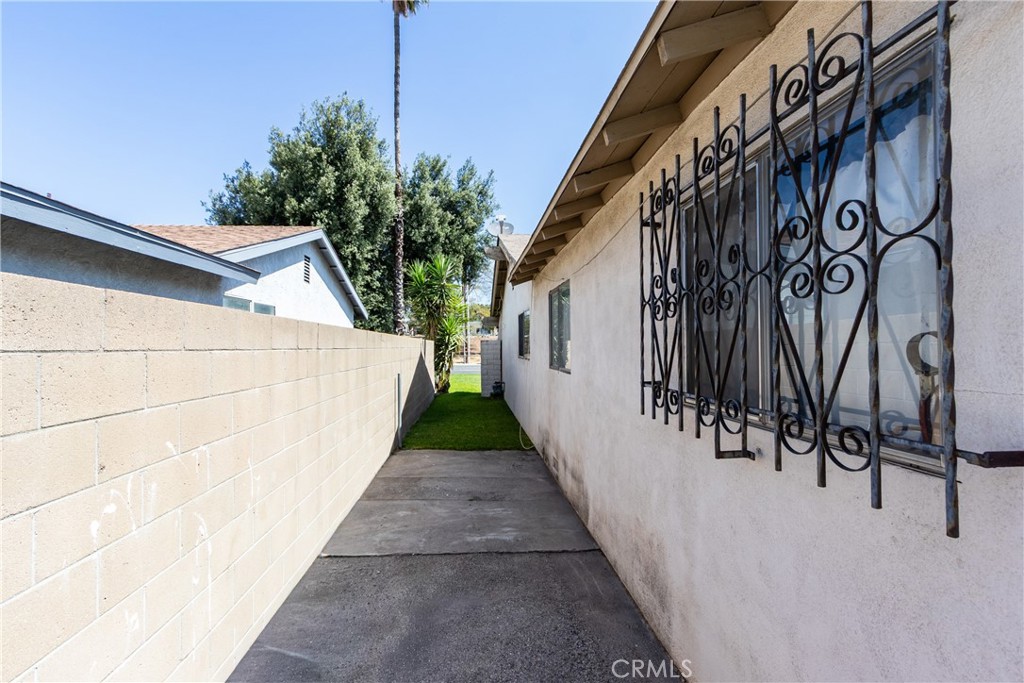 485 East Randall Avenue Rialto, CA 92376 - Photo 35 of 37