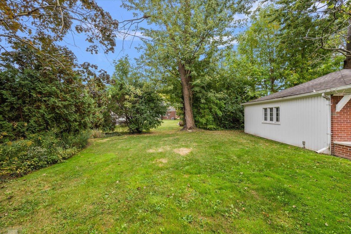 1485 Torrey Road Grosse Pointe Woods, MI 48236 - Photo 54 of 60