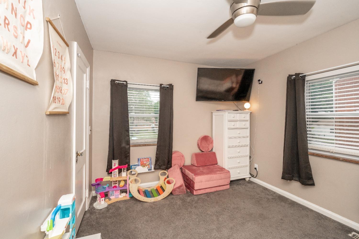 703 Anderson Ferry Road Cincinnati, OH 45238 - Photo 20 of 37