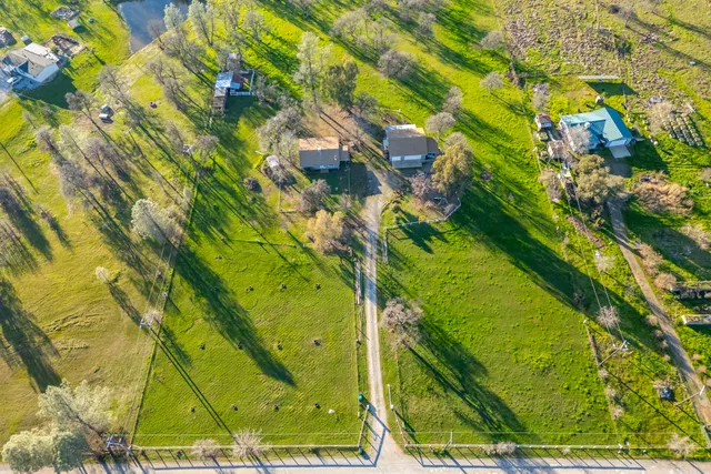 $425,000 | 11670 Homestead Lane, Redding, CA 96003