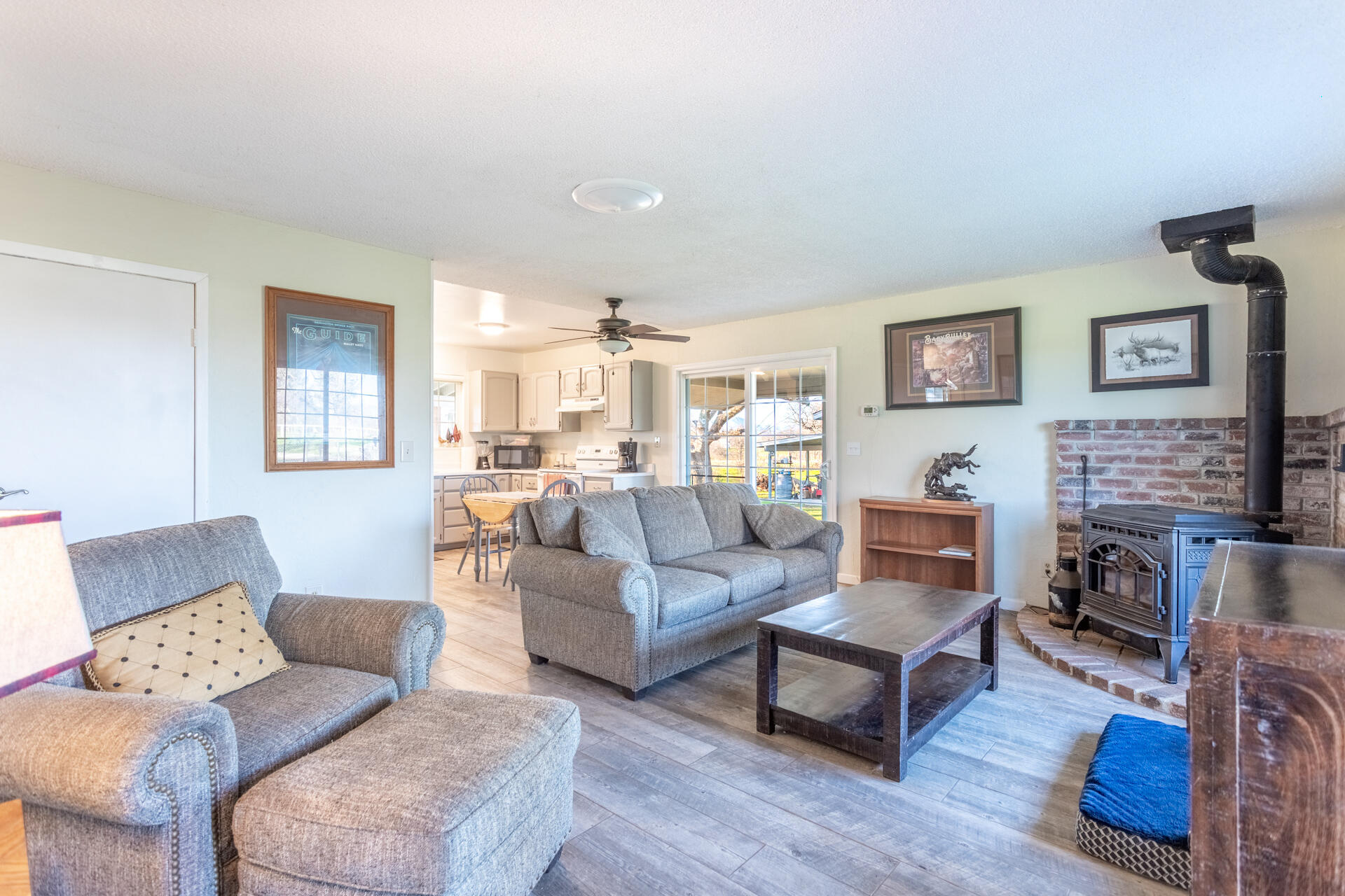 11670 Homestead Lane Redding, CA 96003 - Photo 14 of 41 IMG_8407-HDR