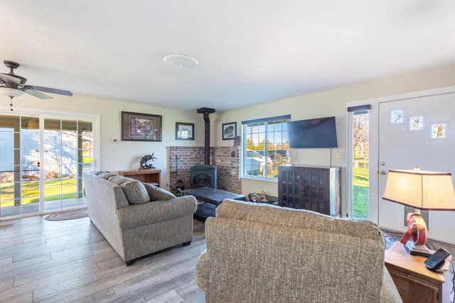 $400,000 | 11670 Homestead Lane, Redding, CA 96003