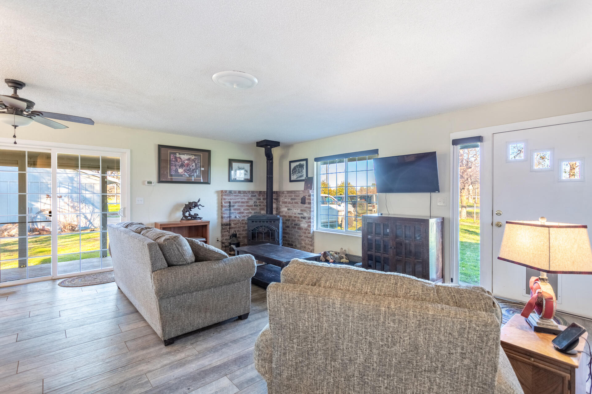 11670 Homestead Lane Redding, CA 96003 - Photo 15 of 41 IMG_8404-HDR