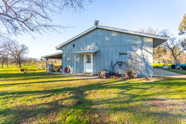 $400,000 | 11670 Homestead Lane, Redding, CA 96003