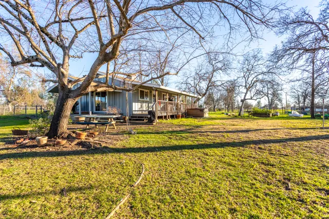 $400,000 | 11670 Homestead Lane, Redding, CA 96003