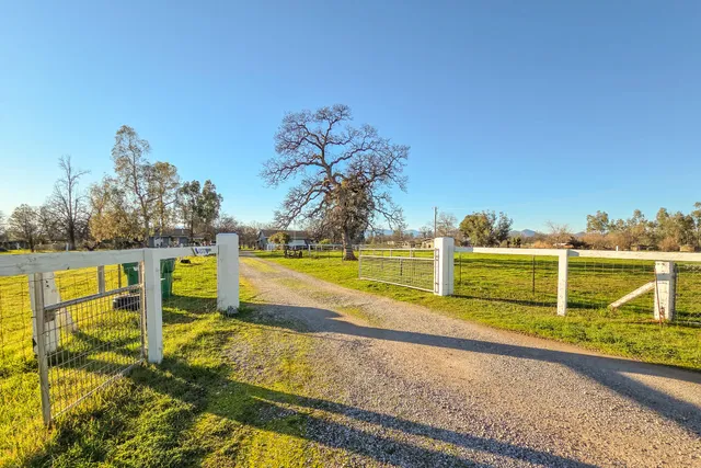 $400,000 | 11670 Homestead Lane, Redding, CA 96003