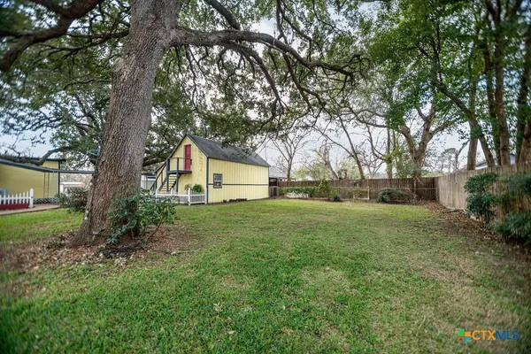 $389,000 | 407 Robinson Street, Edna, TX 77957